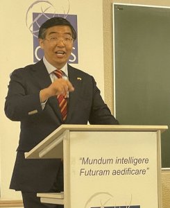 ​费胜潮在布鲁塞尔外交学院宣介中国外交政策