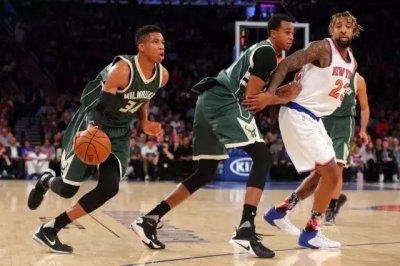 ​如何利用挡拆的队友，轻松过掉防守者？