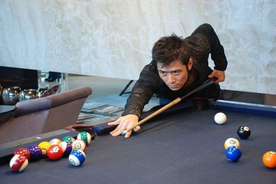 ​唐文龙：他俊朗有型，事业运浮沉，转内地发展北京租房，桃花运开