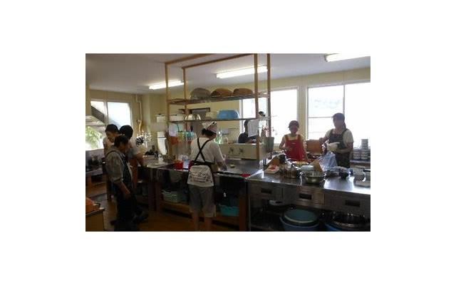  被央视痛批“绝望的文盲”，他终于绷不住了…