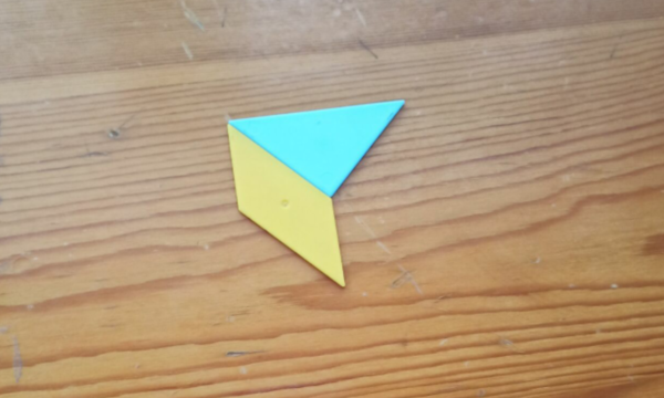 七巧板怎么拼成正方形,四块七巧板拼成一个正方形图7