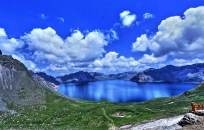 ​长白山天池：美到令人窒息的火山湖，寻找那传说中的水怪是什么动物？