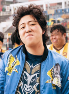 庄强(张一鸣饰演)