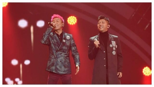 盘点近些年人设崩塌的4大明星，最后一位，更是语出惊人！