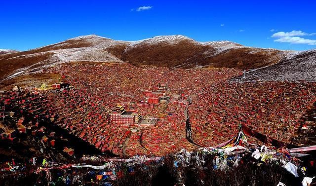 四川有个世界上最大的佛学院，而且只允许大陆人进入