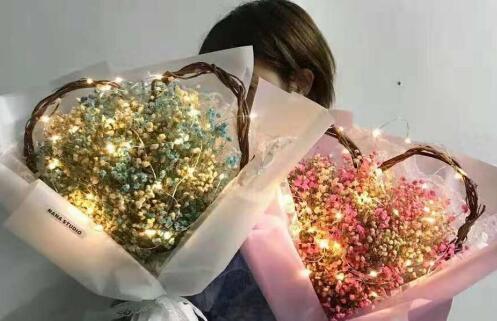 送花盒还是花束