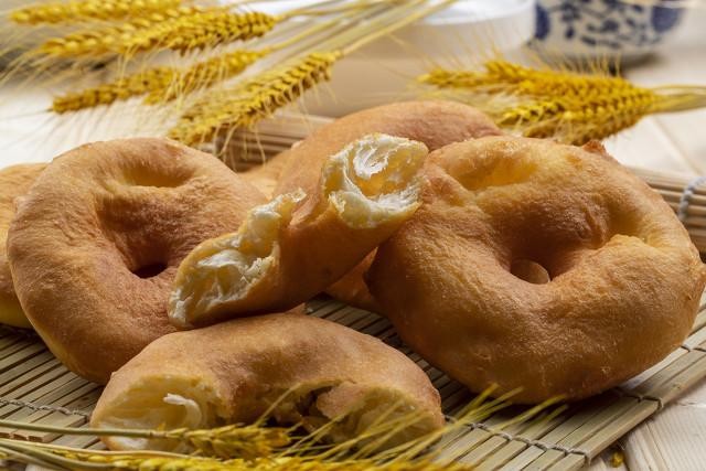 油饼怎样做才能又酥又松软(家常油饼最详细的做法)(12)