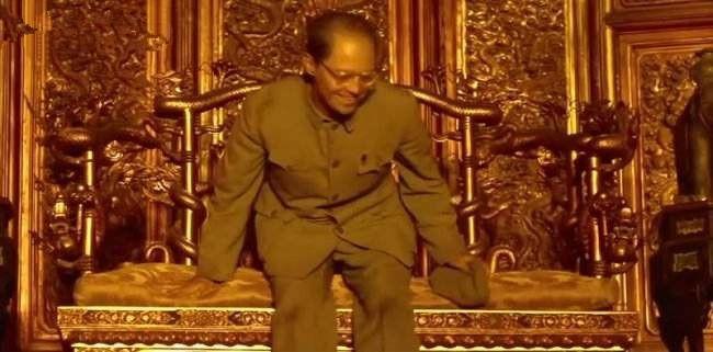 末代皇帝溥仪传奇一生：三岁即位，六岁失国，在别人的操纵下生活