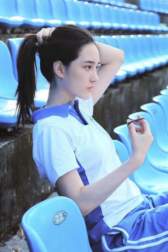盘点娱乐圈的二十位校服女神,陈都灵谭松韵鞠婧祎,你最粉谁?
