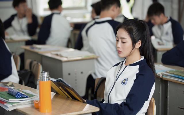 盘点娱乐圈的二十位校服女神,陈都灵谭松韵鞠婧祎,你最粉谁?