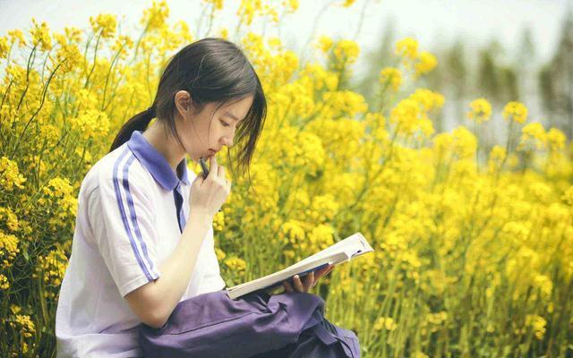 盘点娱乐圈的二十位校服女神,陈都灵谭松韵鞠婧祎,你最粉谁?