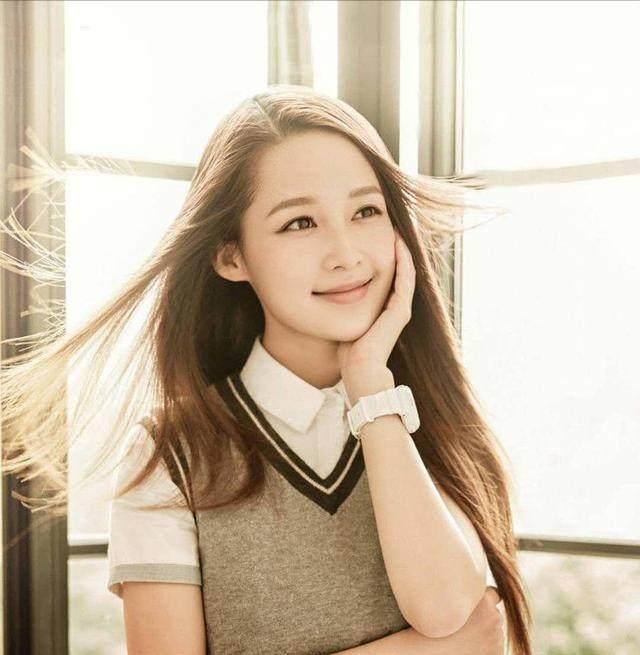 盘点娱乐圈的二十位校服女神,陈都灵谭松韵鞠婧祎,你最粉谁?