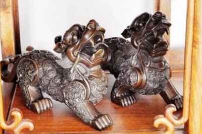 ​貔貅摆放在什么位置最佳?不能放在镜子前(适合摆在客厅)