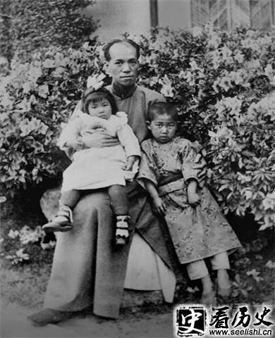梁启超与子女合照