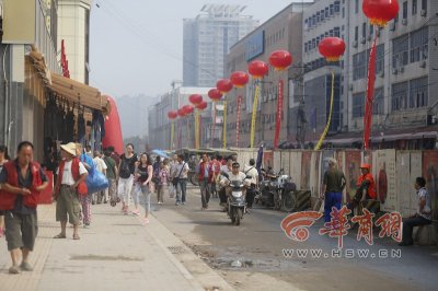 ​西安康复路市场昨重新开业 招牌还在但是人变少了