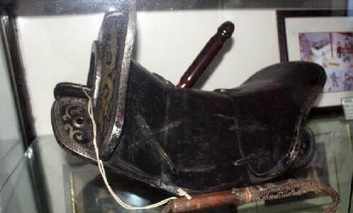 古代惩罚女囚十大酷刑：铁莲花，骑木驴，裸刑，挖阴术