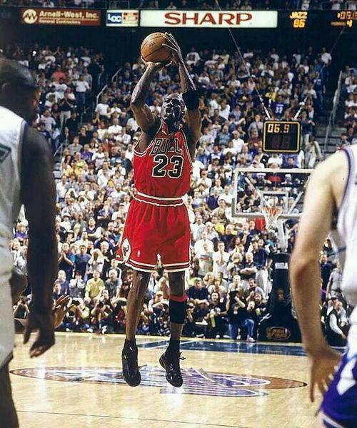 NBA史上15大最经典的绝杀，麦蒂35秒13分第三，詹皇一秒绝杀上榜