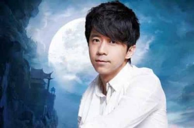 ​光良（本名王光良，马来西亚歌手、词曲创作人、音乐制作人、演员）