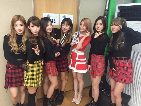 鬼鬼玉泽演多年后相遇（鬼鬼被玉泽演搂肩窝怀里公开）(2)