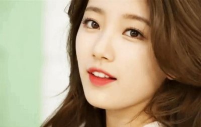 ​杨幂的眼睛全网最美？网友：一个眼神撩人无数，野生睫毛很加分