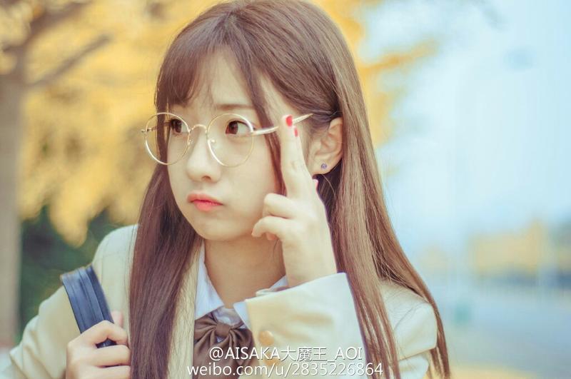  听朋友说近视是会遗传的，真担心结婚后会遗传给孩子